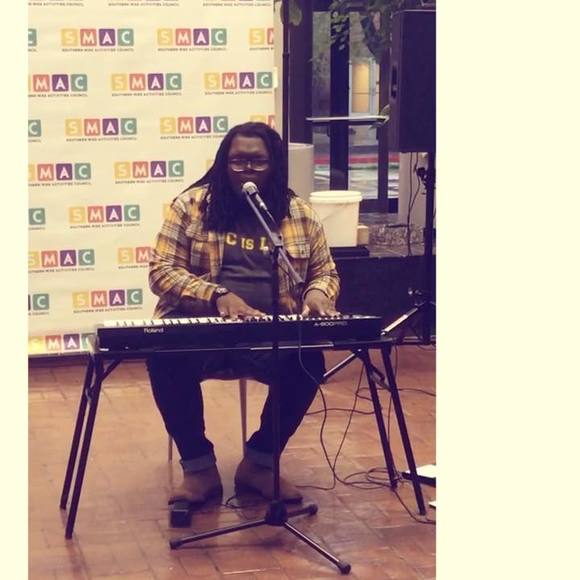 Meet your Posher, Chris - Picture 1 of 1